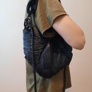 Clutch shoulder and hand ,black small